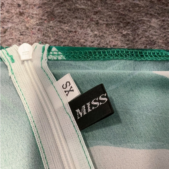 Miss Ord Elegant Green Leaf Print Maxi Dress - Picture 6 of 7